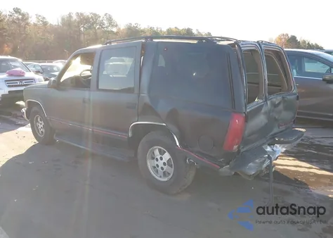 1995 Chevrolet Tahoe C1500 z USA, uszkodzony, nr VIN 1GNEC13K3SJ403068